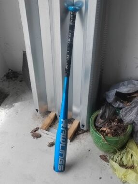 Rawlings Blue Aluminum Baseball Bat with Black Grip